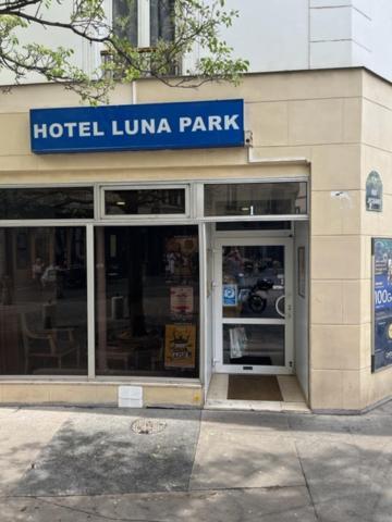 Hotel Luna Park Париж Екстериор снимка